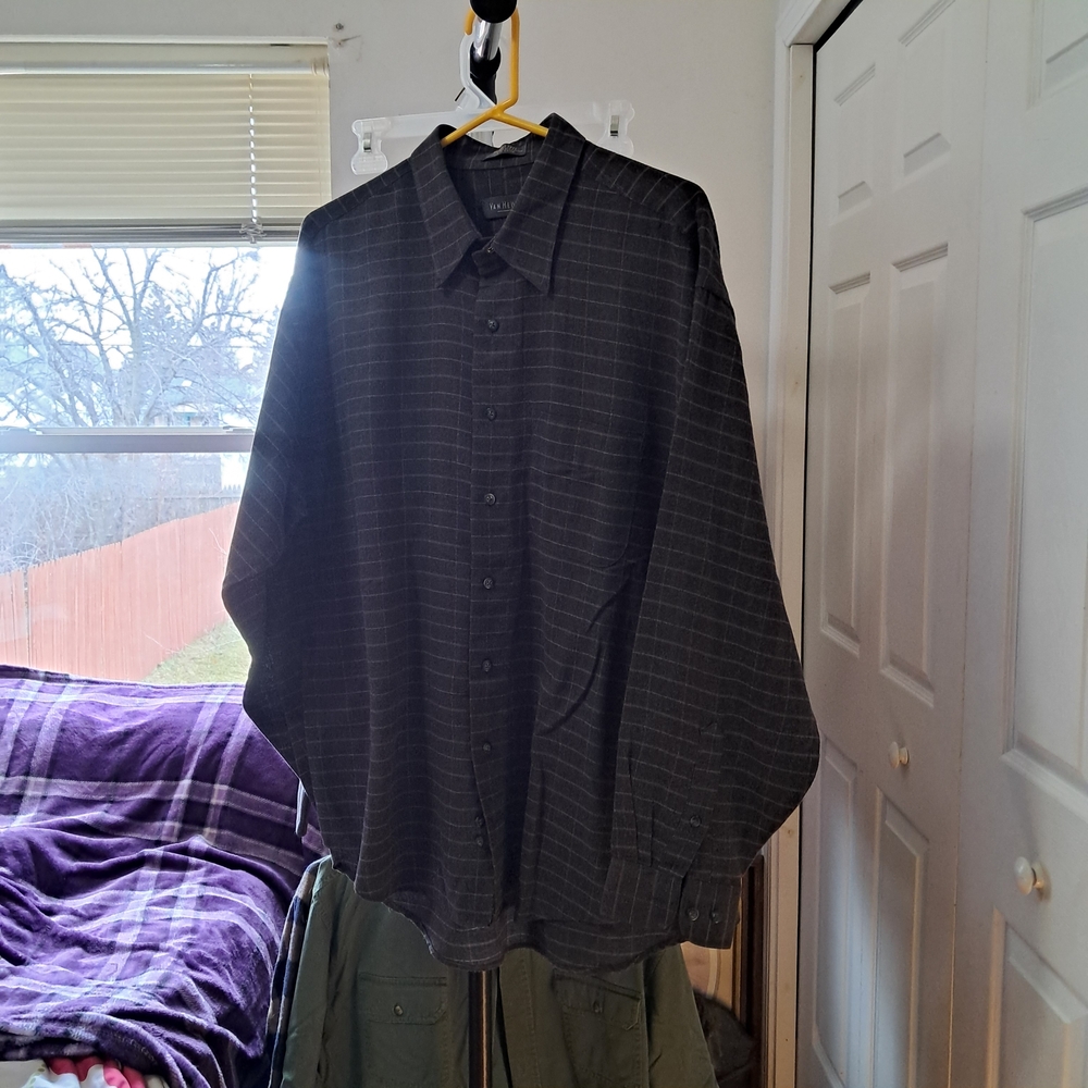 Men's Van Heusen Gray Plaid Shirt